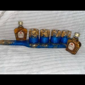 Shot glasses and holder/paddle‼️💚🥃